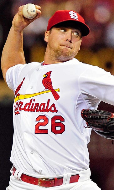 Rosenthal takes loss, Red Sox edge Cardinals 2-1